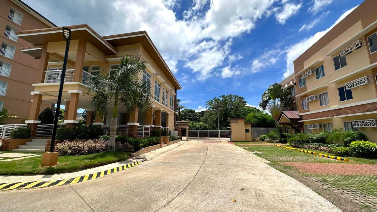 2 Bedroom And Studio Apartments With Private Pool And Gym In Vista Manors Verdant Puerto Princesa Eksteriør bilde