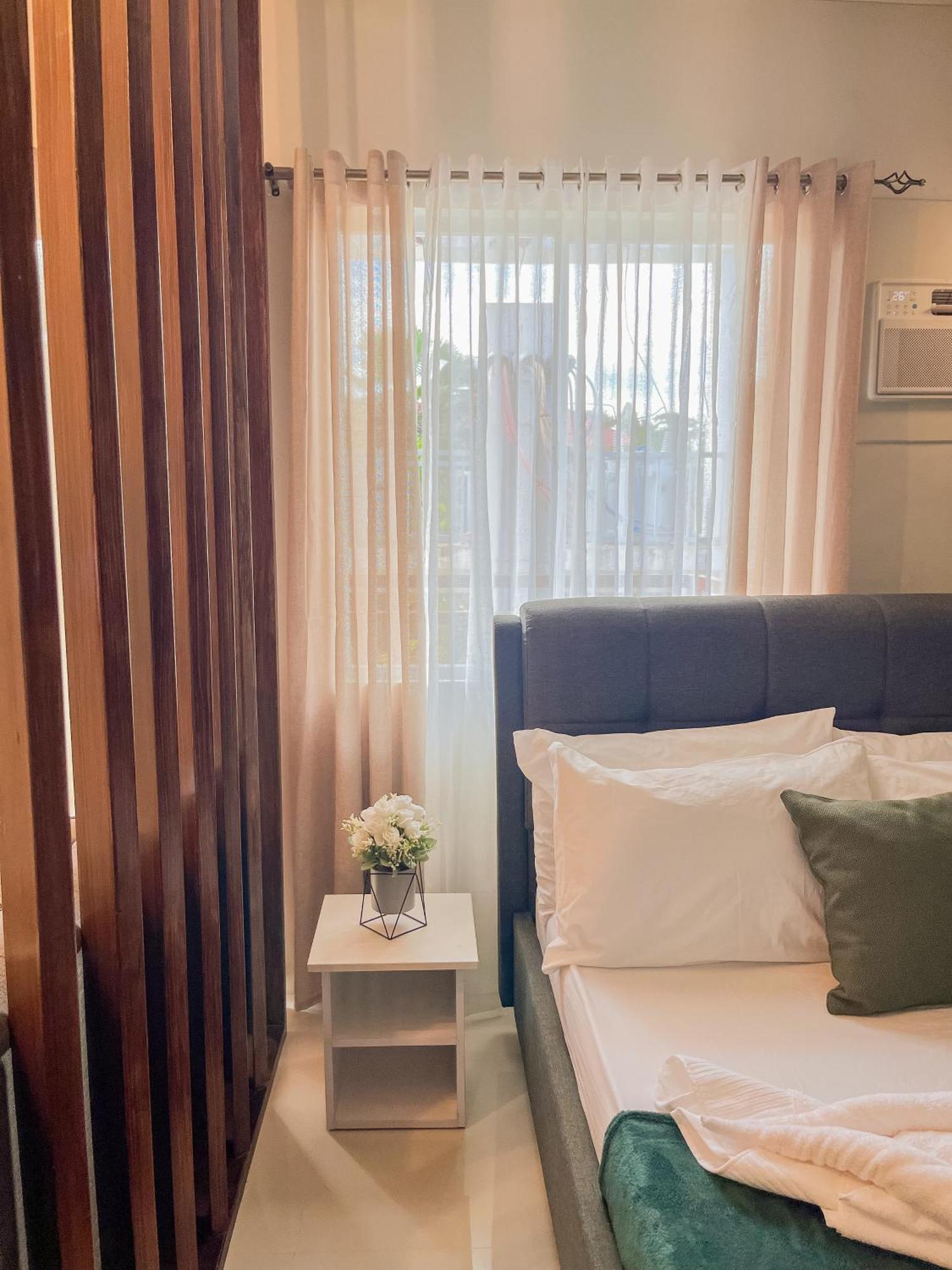2 Bedroom And Studio Apartments With Private Pool And Gym In Vista Manors Verdant Puerto Princesa Eksteriør bilde