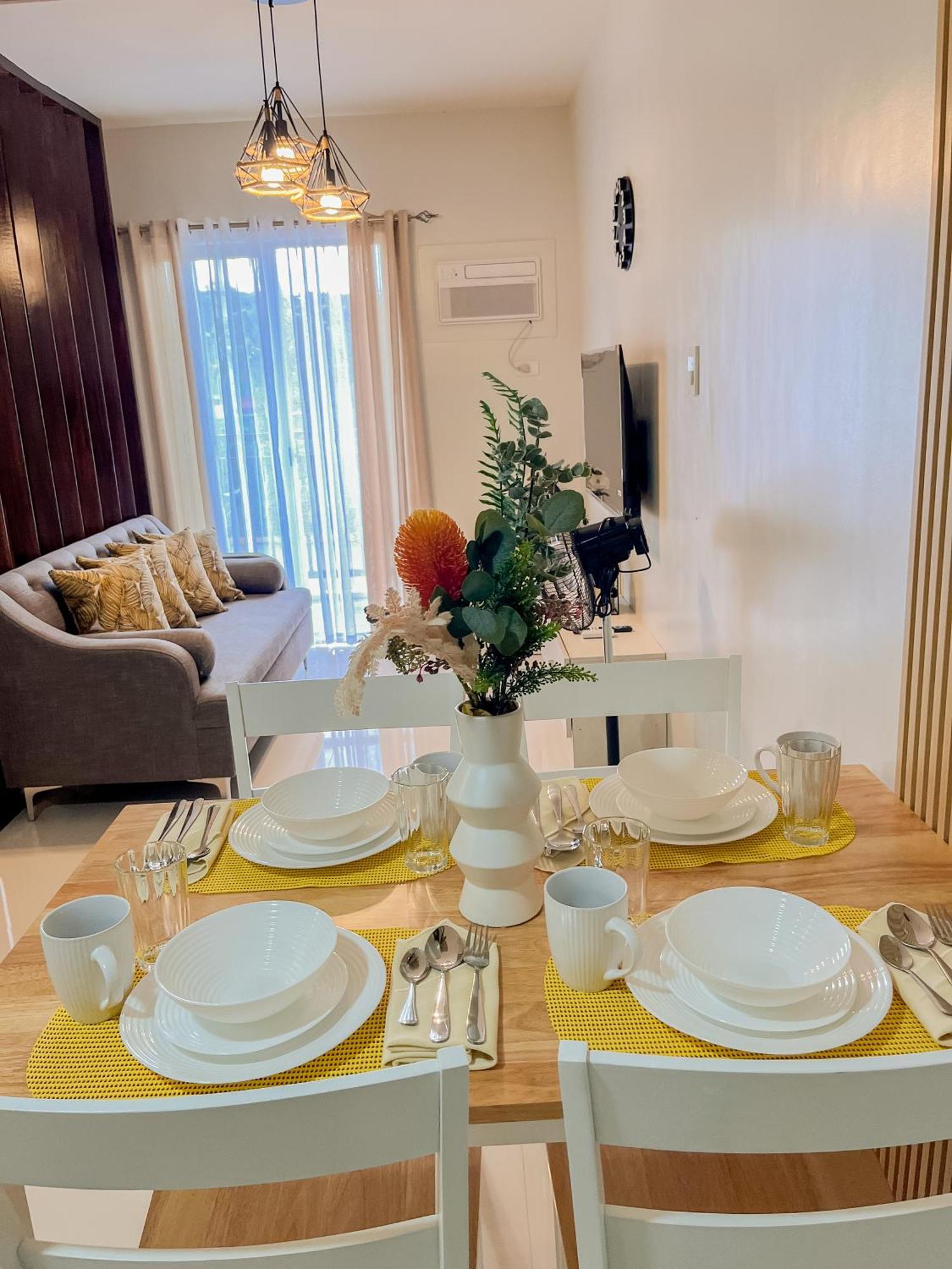 2 Bedroom And Studio Apartments With Private Pool And Gym In Vista Manors Verdant Puerto Princesa Eksteriør bilde