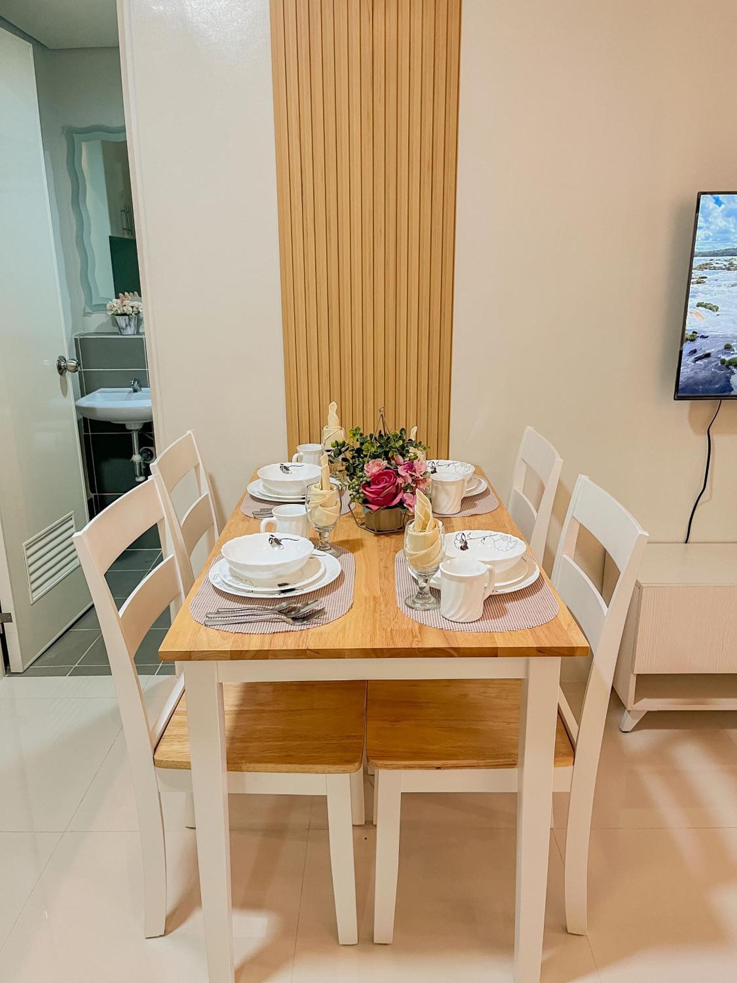 2 Bedroom And Studio Apartments With Private Pool And Gym In Vista Manors Verdant Puerto Princesa Eksteriør bilde