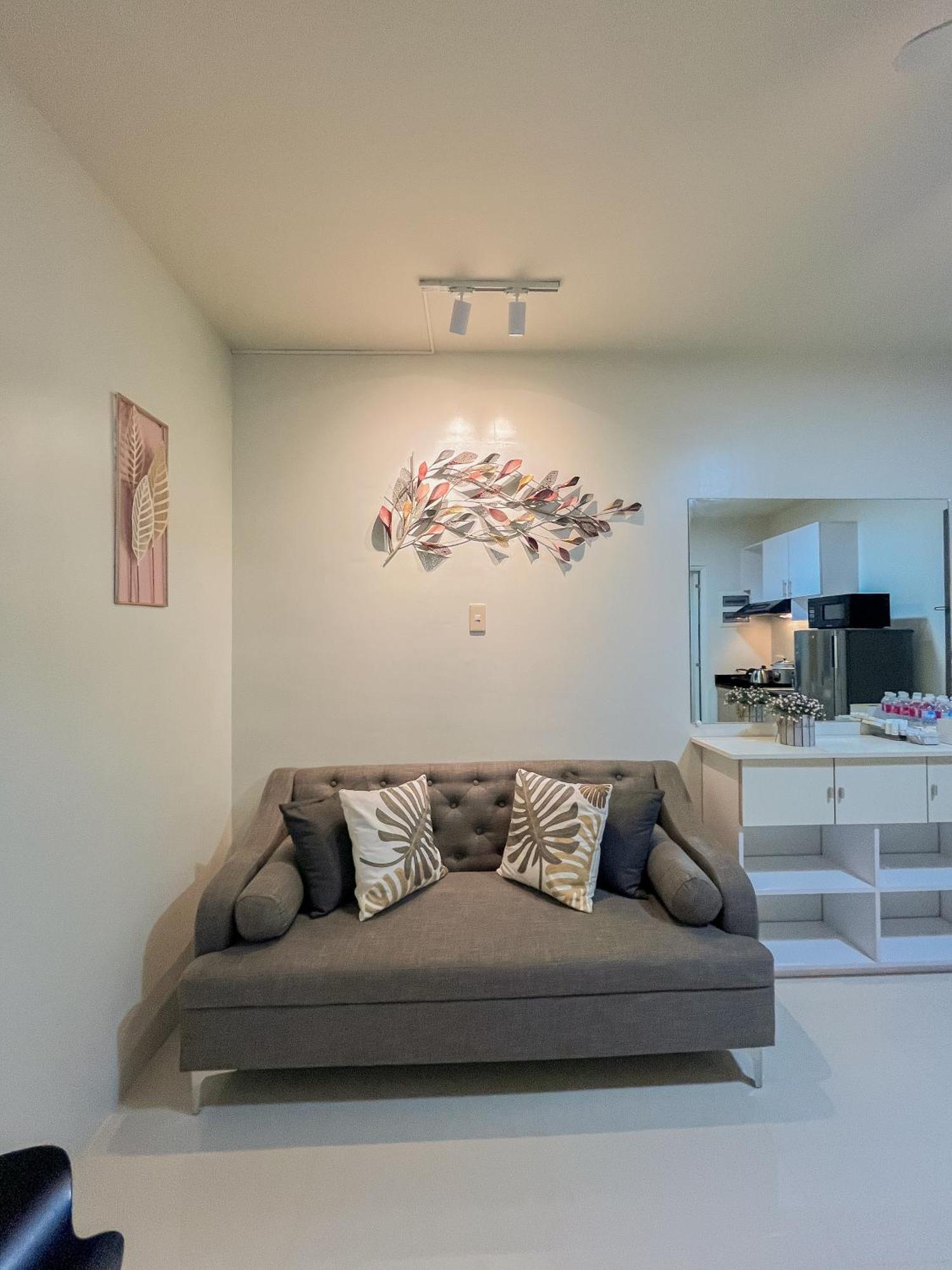 2 Bedroom And Studio Apartments With Private Pool And Gym In Vista Manors Verdant Puerto Princesa Eksteriør bilde