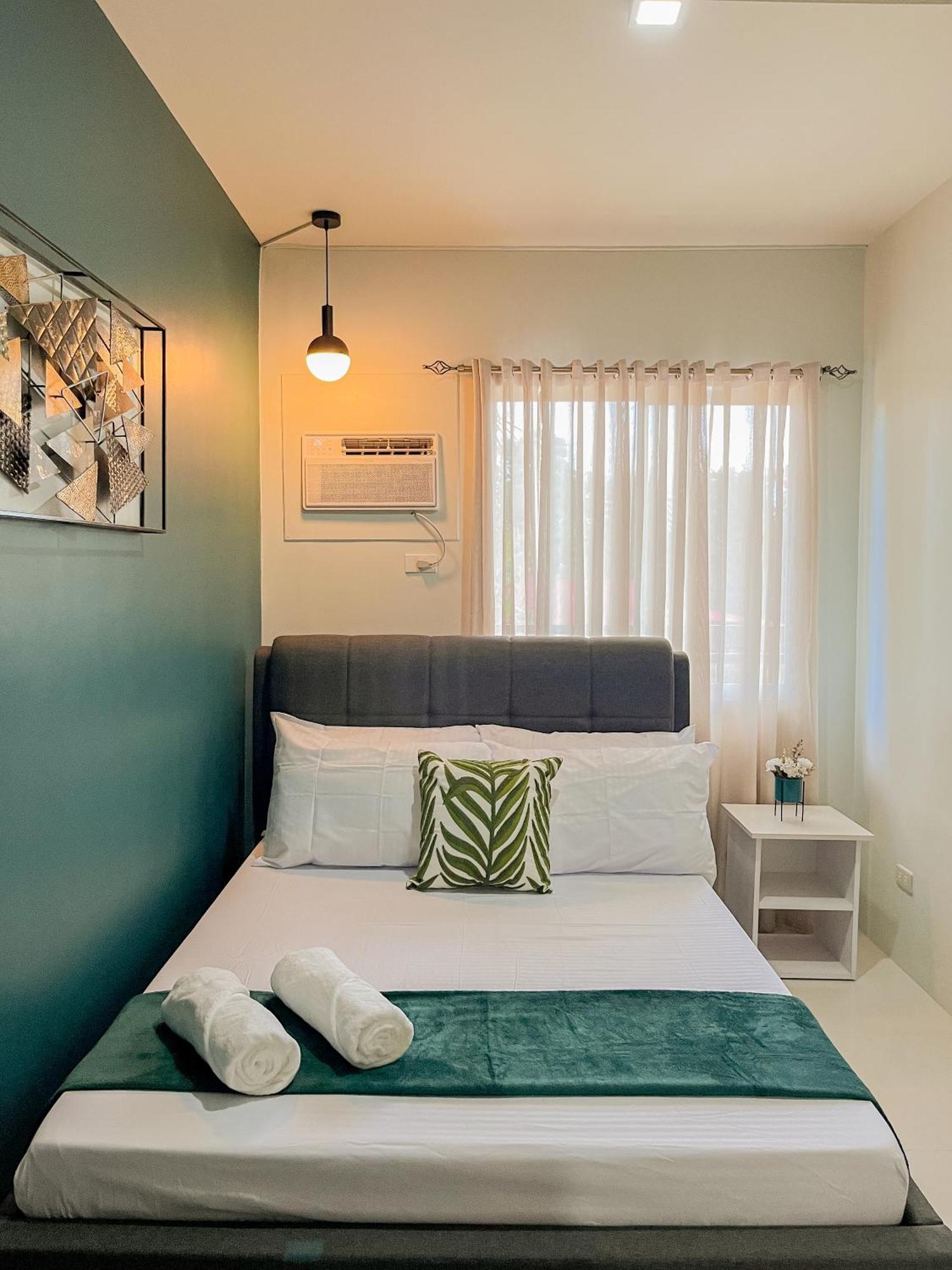 2 Bedroom And Studio Apartments With Private Pool And Gym In Vista Manors Verdant Puerto Princesa Eksteriør bilde