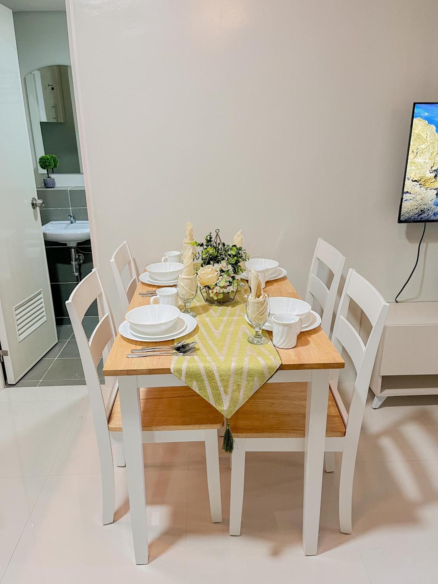 2 Bedroom And Studio Apartments With Private Pool And Gym In Vista Manors Verdant Puerto Princesa Eksteriør bilde