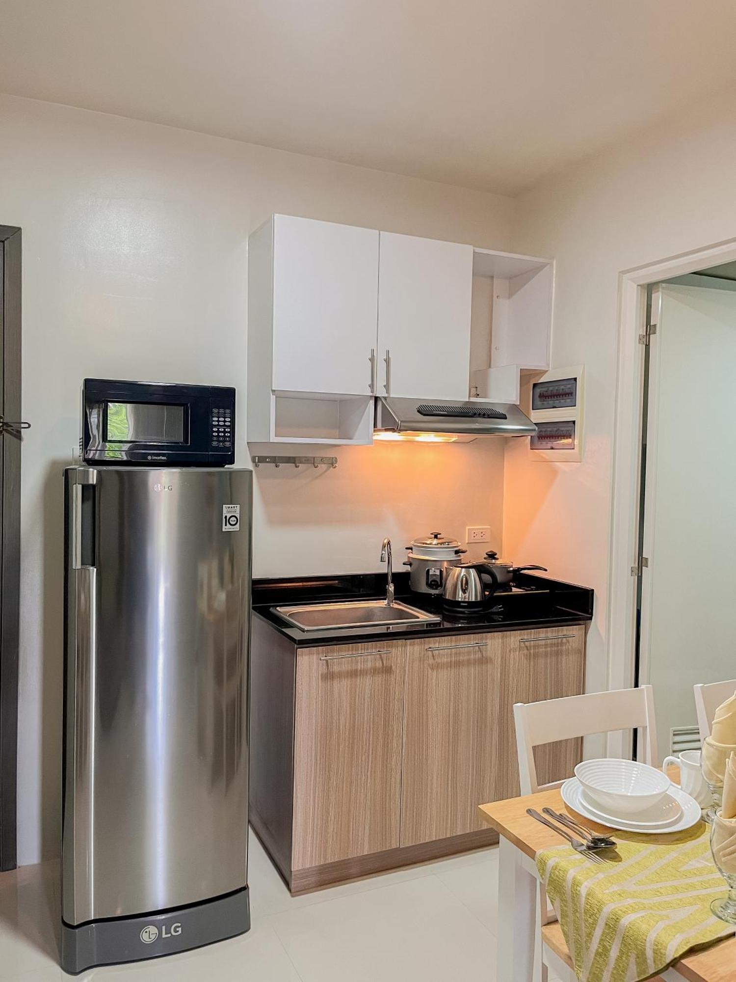 2 Bedroom And Studio Apartments With Private Pool And Gym In Vista Manors Verdant Puerto Princesa Eksteriør bilde