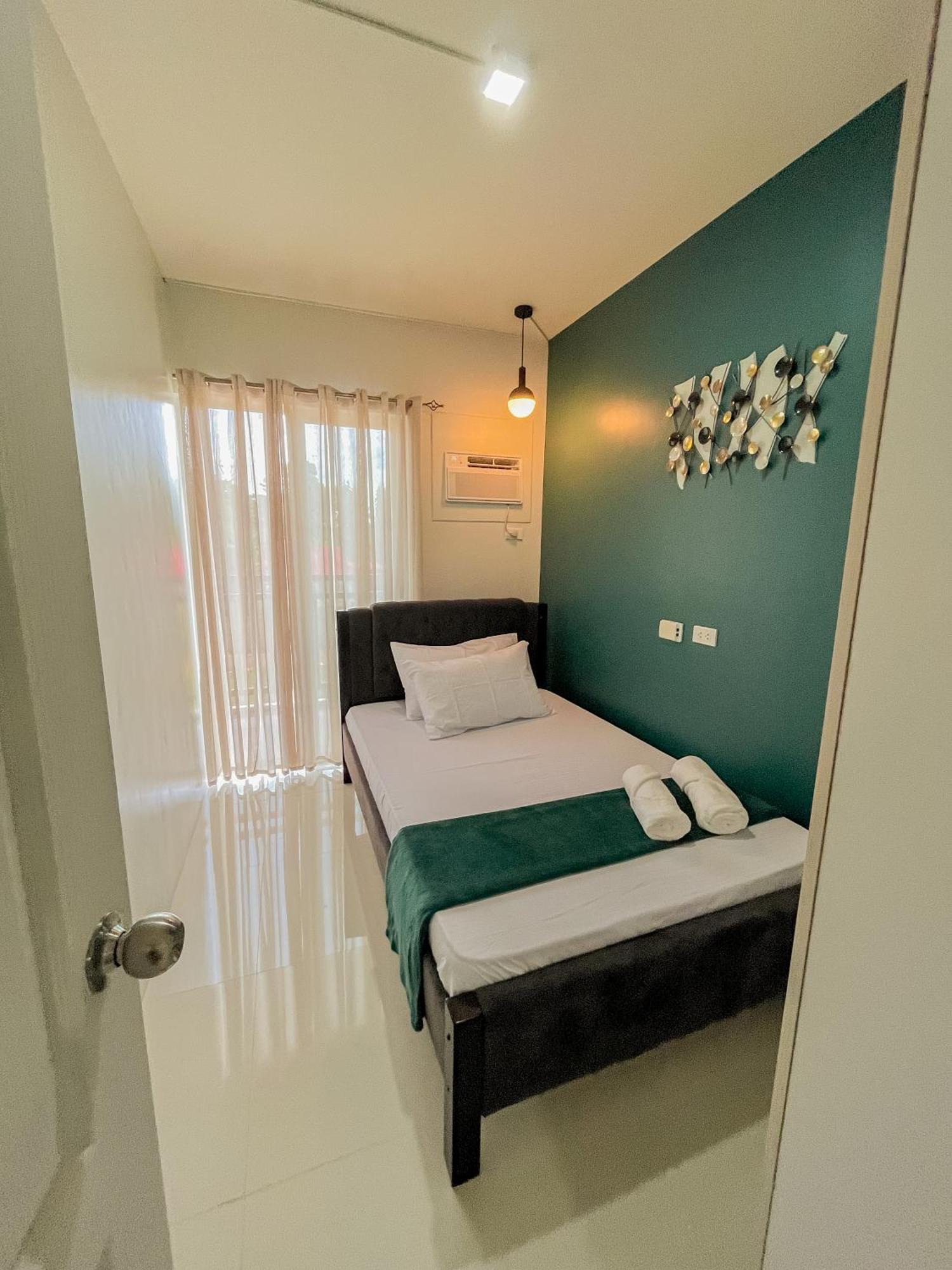 2 Bedroom And Studio Apartments With Private Pool And Gym In Vista Manors Verdant Puerto Princesa Eksteriør bilde