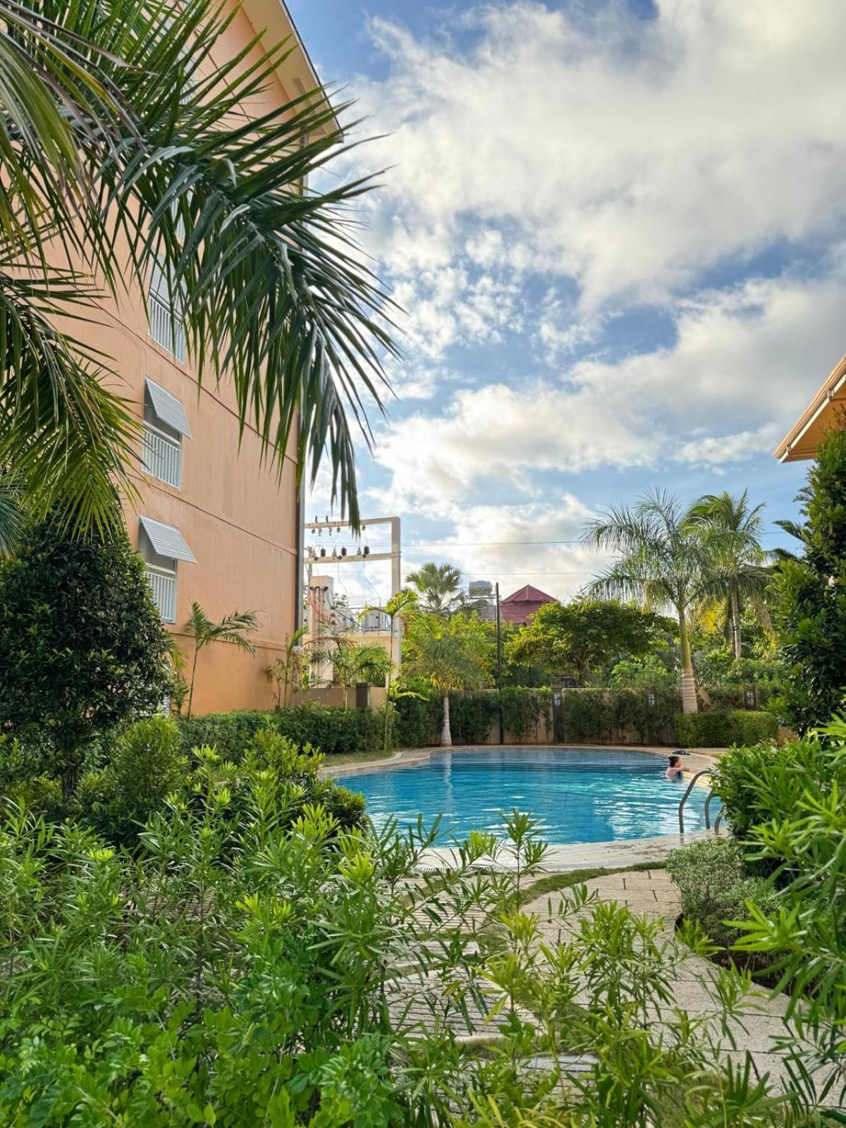 2 Bedroom And Studio Apartments With Private Pool And Gym In Vista Manors Verdant Puerto Princesa Eksteriør bilde