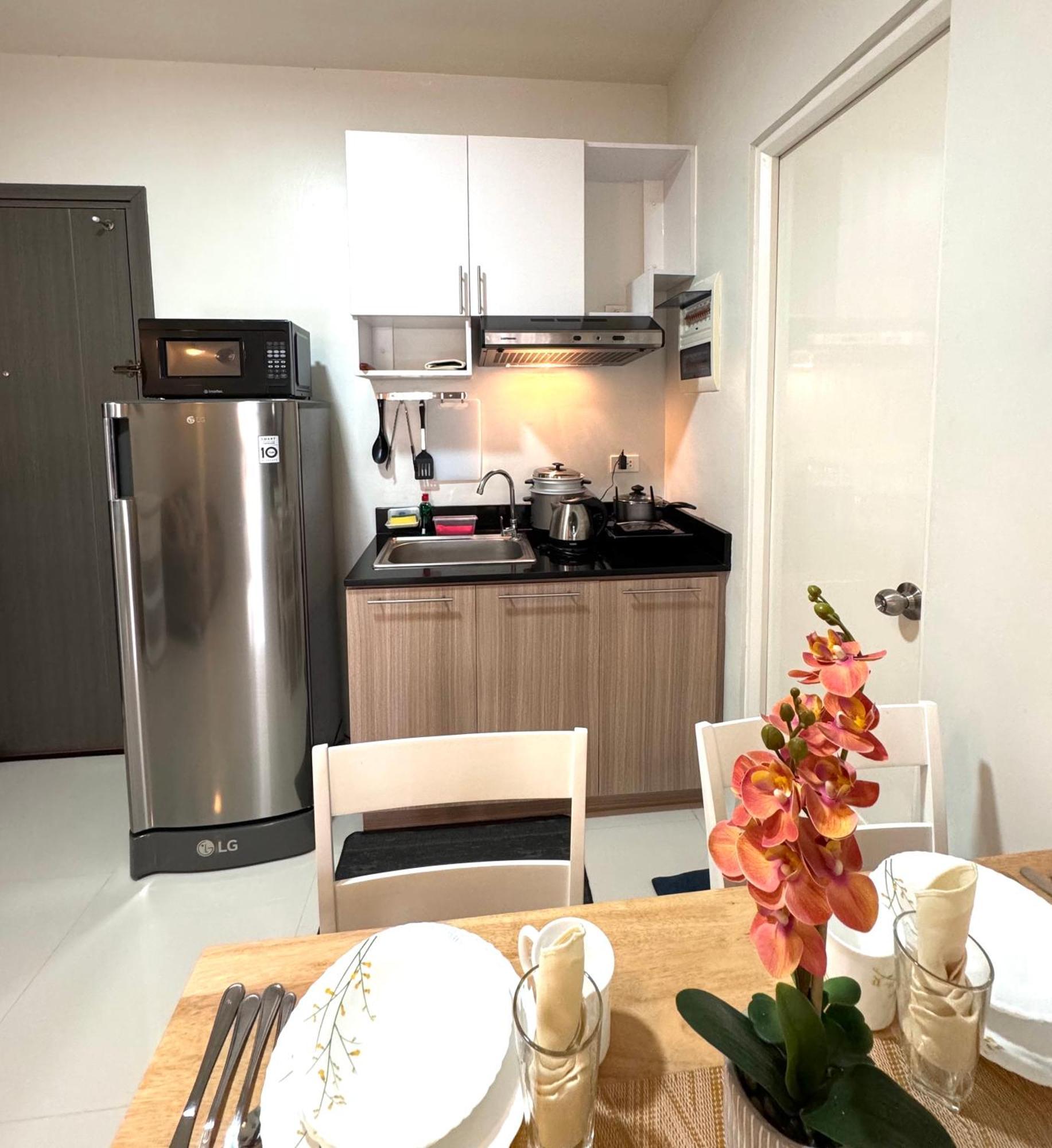 2 Bedroom And Studio Apartments With Private Pool And Gym In Vista Manors Verdant Puerto Princesa Eksteriør bilde