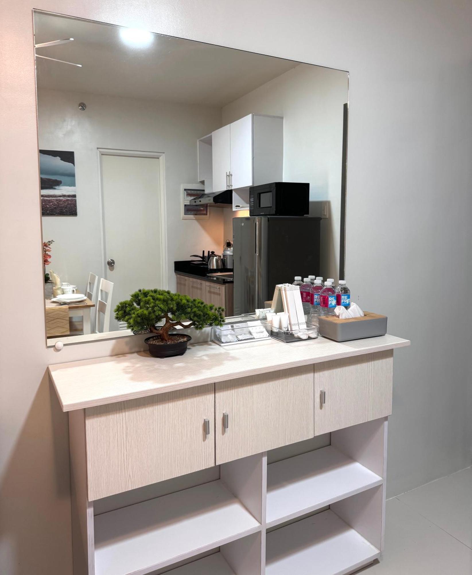 2 Bedroom And Studio Apartments With Private Pool And Gym In Vista Manors Verdant Puerto Princesa Eksteriør bilde