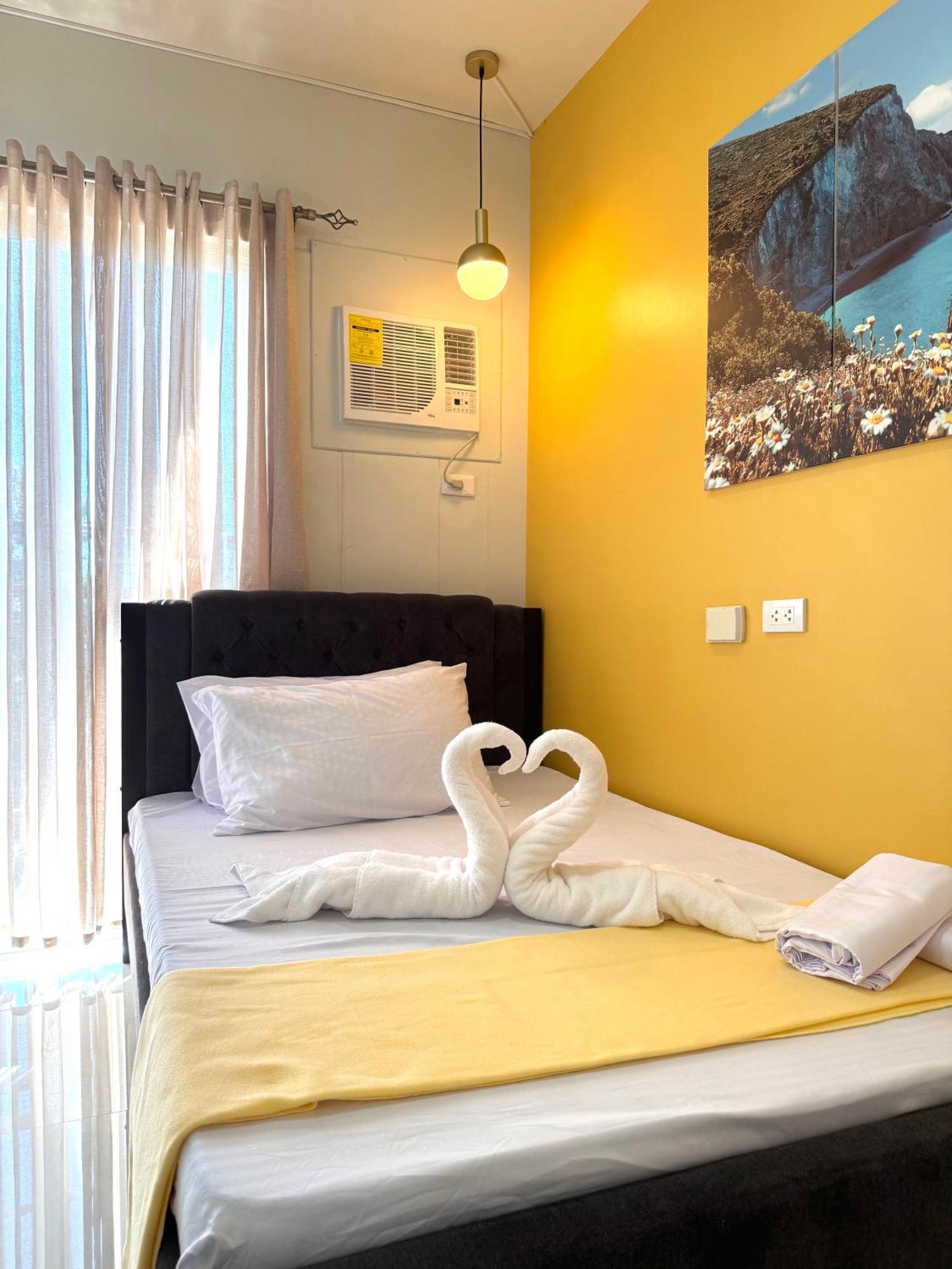 2 Bedroom And Studio Apartments With Private Pool And Gym In Vista Manors Verdant Puerto Princesa Eksteriør bilde