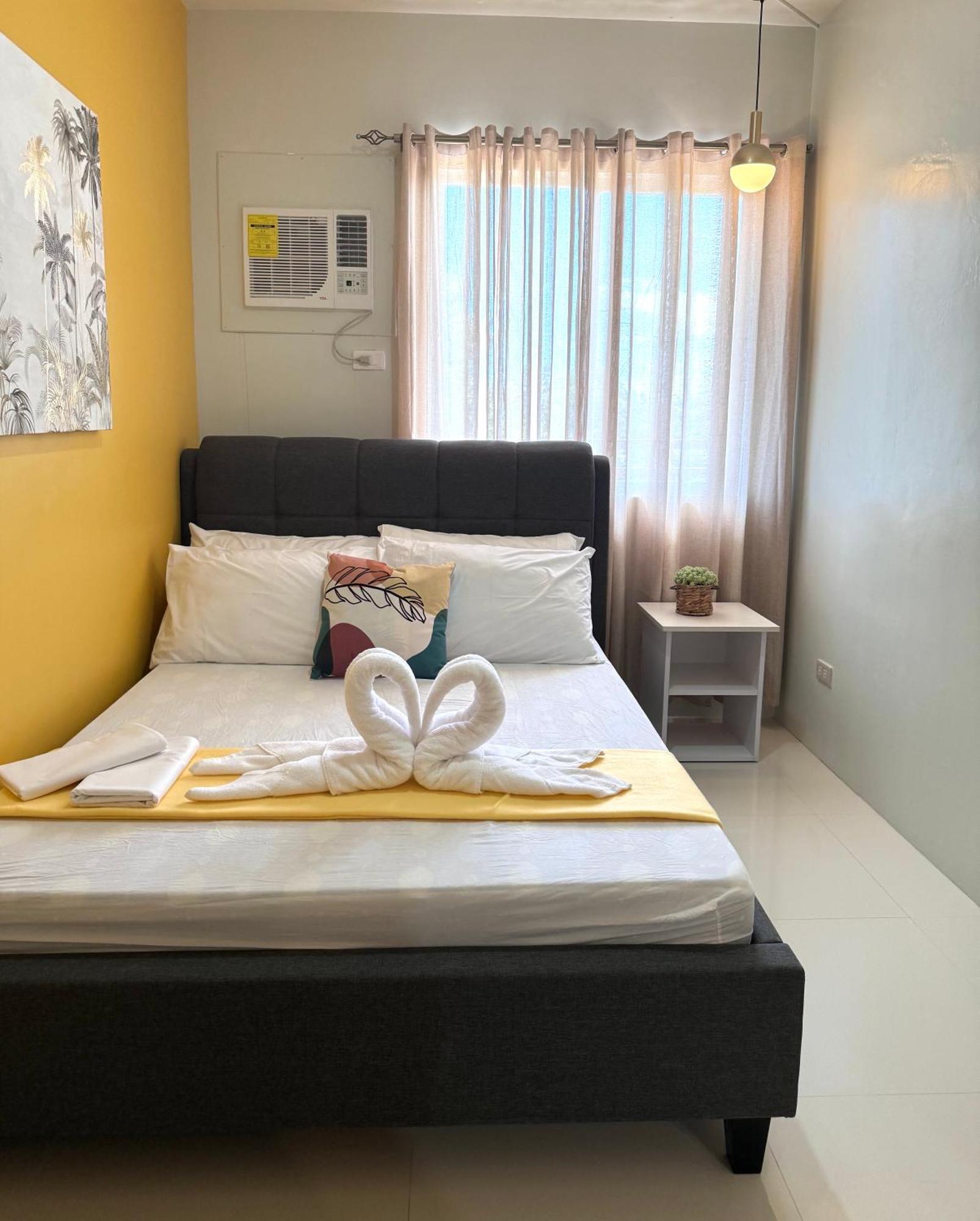 2 Bedroom And Studio Apartments With Private Pool And Gym In Vista Manors Verdant Puerto Princesa Eksteriør bilde